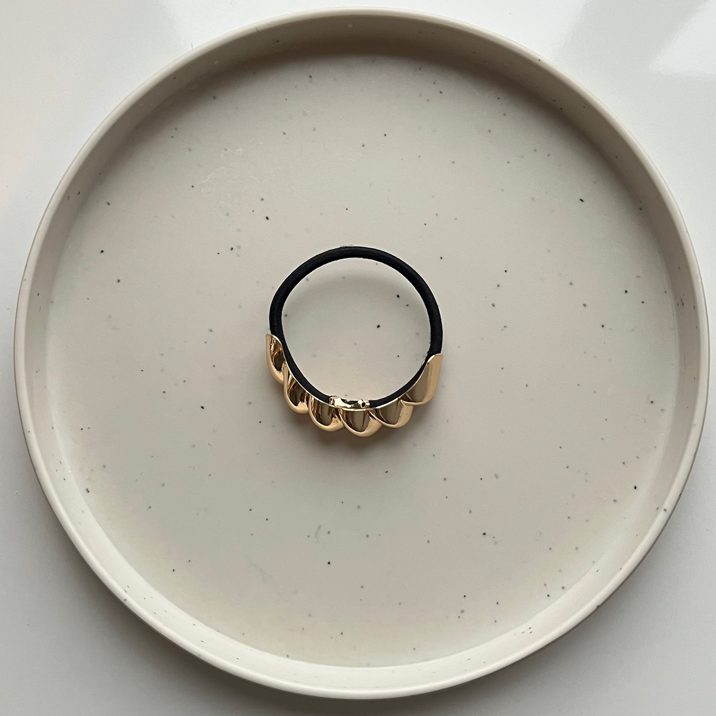 Golden Petal – Hair Tie